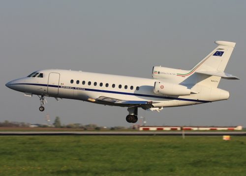 Dassault_Falcon_900EX,_Italy_-_Air_Force_AN1884697